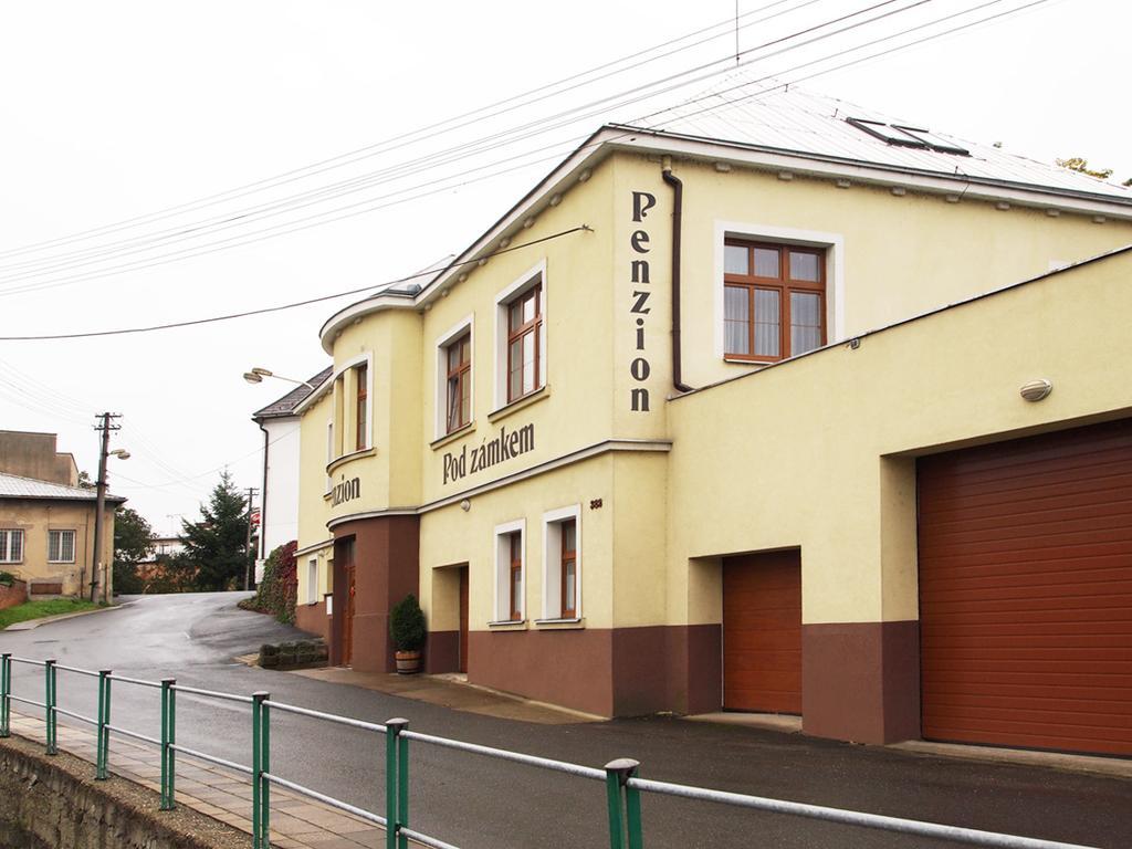 Penzion Pod Zámkem Vizovice Exterior foto