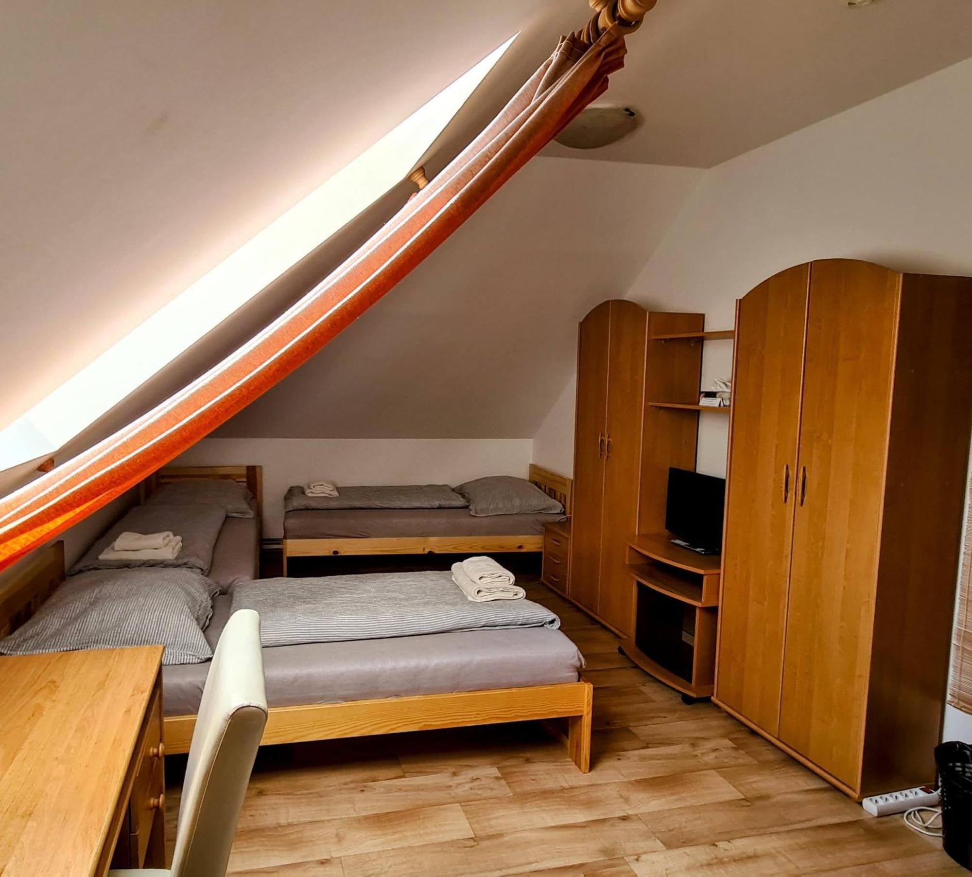 Penzion Pod Zámkem Vizovice Exterior foto