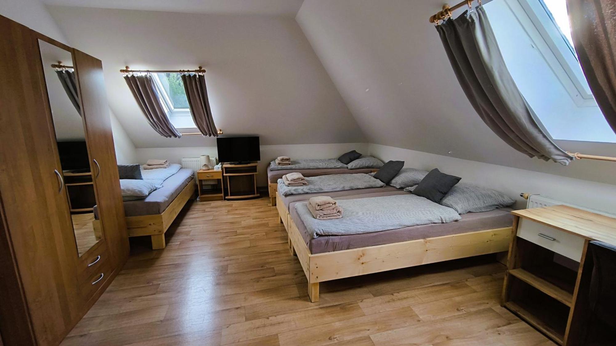 Penzion Pod Zámkem Vizovice Exterior foto